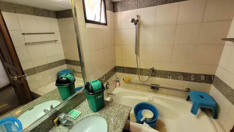 President Park Sukhumvit 24, Bangkok, 99 Sukhumvit 24 Alley, Khlongtoei Nua, Watthana, Bangkok, 3 Bedrooms, 260 sqm, Condo For Rent, by Sompob Buaparungsri, 500482011 - DDproperty.com