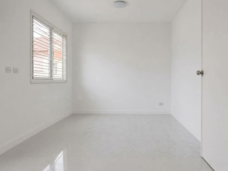 Lio Bliss Kanchanaphisek – Chaiyapruk, Nonthaburi, Soi Ban Kluai-Sai Noi, Bang Rak Pattana, Bang Bua Thong, Nonthaburi, 3 Bedrooms, 130 sqm, Townhouse For Sale, by กรกฤตย์ บุญสระ, 500482031 - DDproperty.com