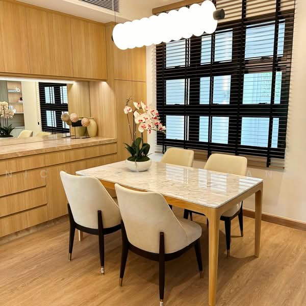 4-BR Townhouse, Bangkok, Phra Kanong Nua, Watthana, Bangkok, 4 Bedrooms, 250 sqm, Townhouse For Sale, by Nicha Na Lampang, 500482058 - DDproperty.com