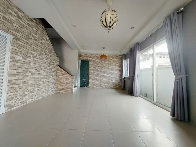 เซ็นทรัล พาร์ค พุทธภูมิ, Nakhon Si Thammarat, Mamuang Song Ton, Muang Nakhon Sri Thammarat, Nakhon Si Thammarat, 2 Bedrooms, 100 sqm, Townhouse For Sale, by The Best Property อ้อย, 500482112 - DDproperty.com