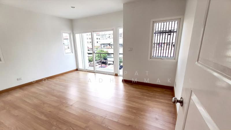 2-BR House, Bangkok, Lat Phrao, Bangkok, 2 Bedrooms, 189 sqm, Single Detached House For Sale, by Kitnipat Boonyadhammakul, 500482194 - DDproperty.com