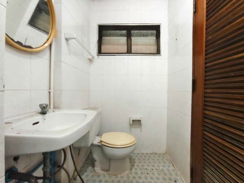 3-Story Townhouse for Sale in Town in Town Area, Sriwara Road, near Ekkamai-Ramindra Expressway, Bangkok, ศรีวรา, Wang Thonglang, Bangkok, 4 Bedrooms, 220 sqm, Townhouse For Sale, by CHAWALIT KONGSAKPAIBUL, 500482213 - DDproperty.com