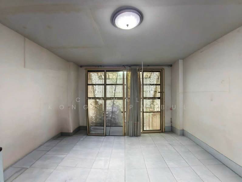 3-Story Townhouse for Sale in Town in Town Area, Sriwara Road, near Ekkamai-Ramindra Expressway, Bangkok, ศรีวรา, Wang Thonglang, Bangkok, 4 Bedrooms, 220 sqm, Townhouse For Sale, by CHAWALIT KONGSAKPAIBUL, 500482213 - DDproperty.com