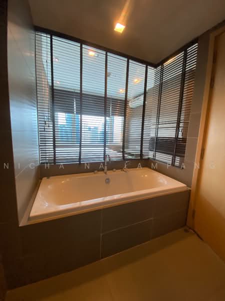 Siri At Sukhumvit, Bangkok, 902 Sukhumvit Road, Phra Kanong, Khlong Toei, Bangkok, 2 Bedrooms, 68 sqm, Condo For Sale, by Nicha Na Lampang, 500482312 - DDproperty.com