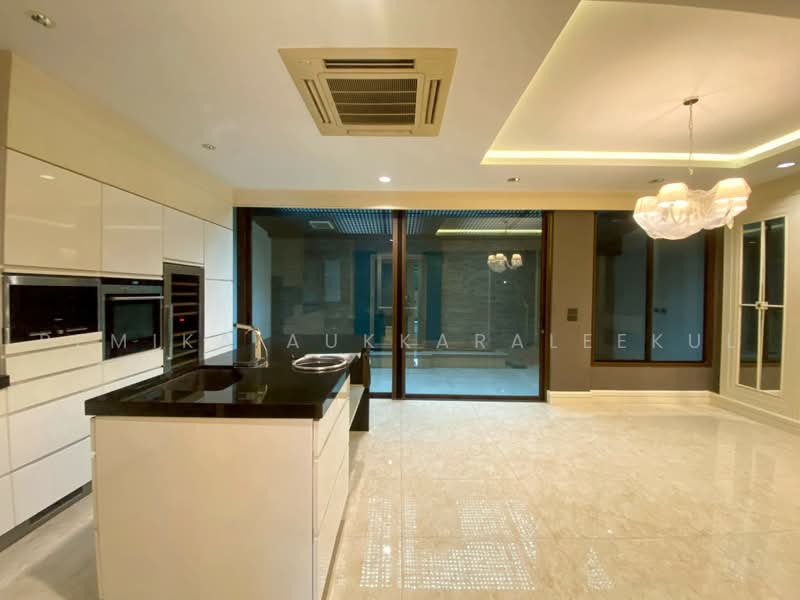 undefined, Bangkok, Phra Kanong Nua, Watthana, Bangkok, 3 Bedrooms, 300 sqm, Townhouse For Sale, by Pemika Aukkaraleekul, 500482332 - DDproperty.com