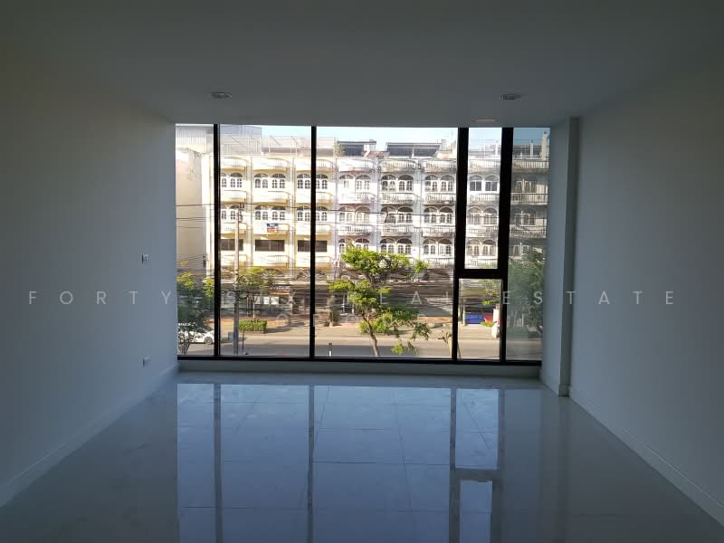 ให้เช่าอาคารพาณิชย์ 4 ชั้น กลางอ่อนนุช จอดรถสะดวก, Bangkok, Suan Luang, Bangkok, , 256 sqm, Shophouse For Rent, by Forty-Six Real Estate Group, 500482333 - DDproperty.com