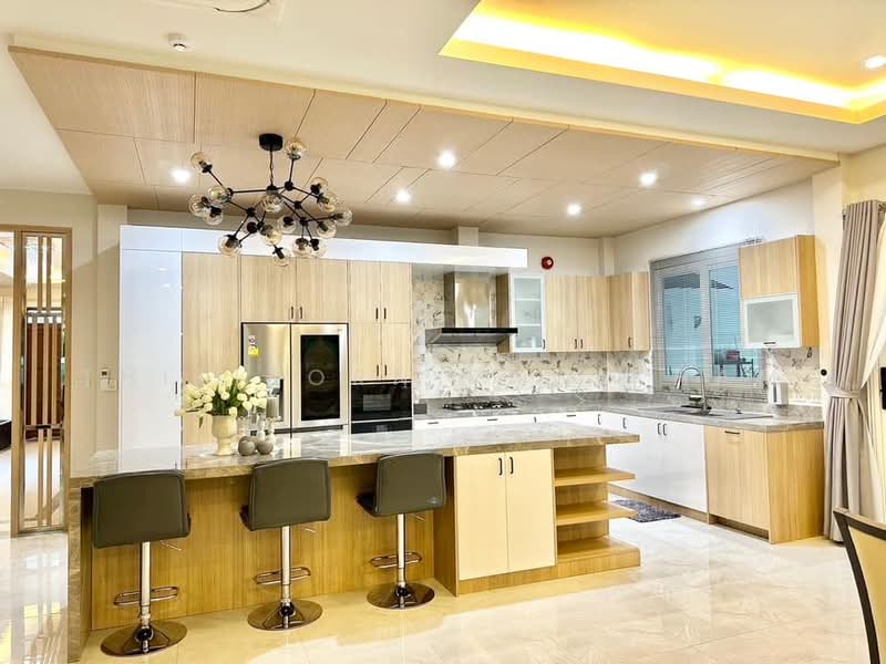 6-BR House, Chon Buri (Pattaya), Huai Yai, Bang Lamung (Pattaya), Chon Buri (Pattaya), 6 Bedrooms, 300 sqm, Single Detached House For Sale, by Thitiporn Pawikham, 500482345 - DDproperty.com