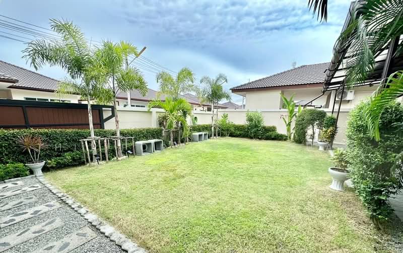 6-BR House, Chon Buri (Pattaya), Huai Yai, Bang Lamung (Pattaya), Chon Buri (Pattaya), 6 Bedrooms, 300 sqm, Single Detached House For Sale, by Thitiporn Pawikham, 500482345 - DDproperty.com