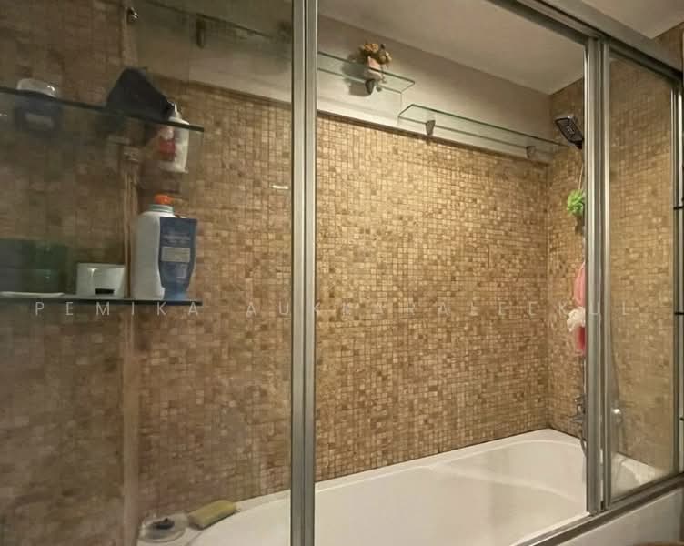 Lumpini Ville Phahol-Suthisarn, Bangkok, 23 Inthamara 2 Alley, Samsen Nai, Phaya Thai, Bangkok, 3 Bedrooms, 138 sqm, Condo For Sale, by Pemika Aukkaraleekul, 500482445 - DDproperty.com