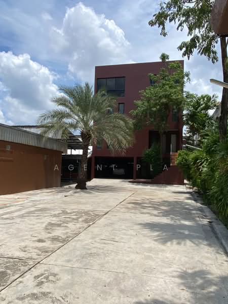 4-Story Home Office for Rent, Soi Rim Thang Duan 2, Sukhumvit 62, near BTS Bang Chak Station (SPSAD4, Bangkok, Bang Chak, Phra Khanong, Bangkok, , 840 sqm, Shophouse For Rent, by Agent Pla, 500482454 - DDproperty.com