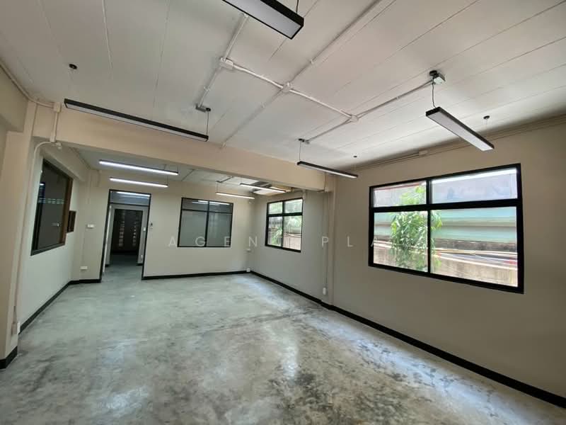 4-Story Home Office for Rent, Soi Rim Thang Duan 2, Sukhumvit 62, near BTS Bang Chak Station (SPSAD4, Bangkok, Bang Chak, Phra Khanong, Bangkok, , 840 sqm, Shophouse For Rent, by Agent Pla, 500482454 - DDproperty.com