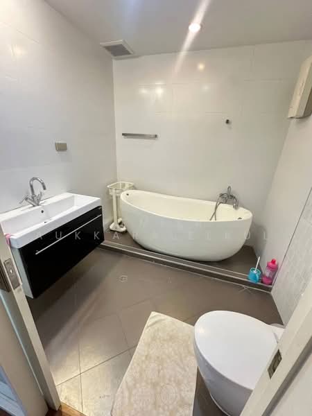 Billion Tower, Bangkok, Soi 38, Rama 2 Road, Bangmot, Chom Thong, Bangkok, 2 Bedrooms, 132 sqm, Condo For Sale, by Pemika Aukkaraleekul, 500482481 - DDproperty.com
