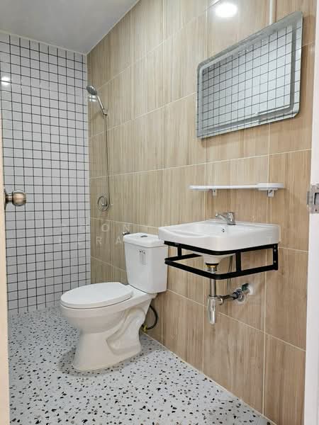 หมู่บ้านสุชา บางบัวทอง, Nonthaburi, Lahan, Bang Bua Thong, Nonthaburi, 5 Bedrooms, 172 sqm, Townhouse For Sale, by Poonyaporn Veerabulyarit, 500482484 - DDproperty.com