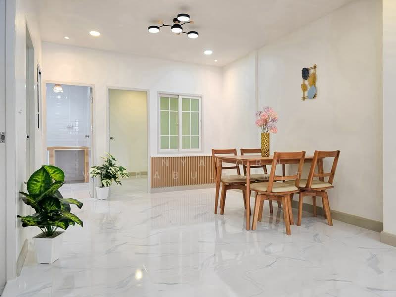 หมู่บ้านสุชา บางบัวทอง, Nonthaburi, Lahan, Bang Bua Thong, Nonthaburi, 5 Bedrooms, 172 sqm, Townhouse For Sale, by Poonyaporn Veerabulyarit, 500482484 - DDproperty.com