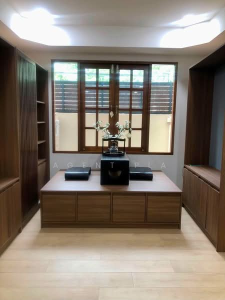 ขาย/ให้เช่าบ้าน ทำเลห้วยขวาง หมู่บ้านอยู่เจริญ ซอยรัชดา 18 (SPSAD4123), กรุงเทพ, สามเสนนอก, ห้วยขวาง, กรุงเทพ, 180 ตร.ม., ทาวน์เฮ้าส์ ให้เช่า, โดย Agent Pla, 500482506 - DDproperty.com