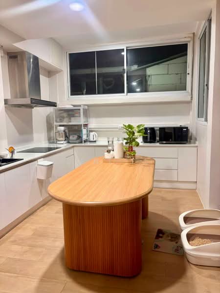 For Sale/Rent: House in Huai Khwang area, Yu Charoen Village, Soi Ratchada 18 (SPSAD4123), Bangkok, Samsen Nok, Huai Khwang, Bangkok, 3 Bedrooms, 180 sqm, Townhouse For Rent, by Agent Pla, 500482506 - DDproperty.com