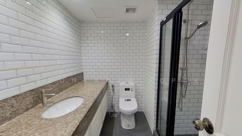 Somkid Gardens, Bangkok, Ploenchit, Lumphini, Pathum Wan, Bangkok, 3 Bedrooms, 251 sqm, Condo For Rent, by Boonraksa Sopak, 500482538 - DDproperty.com