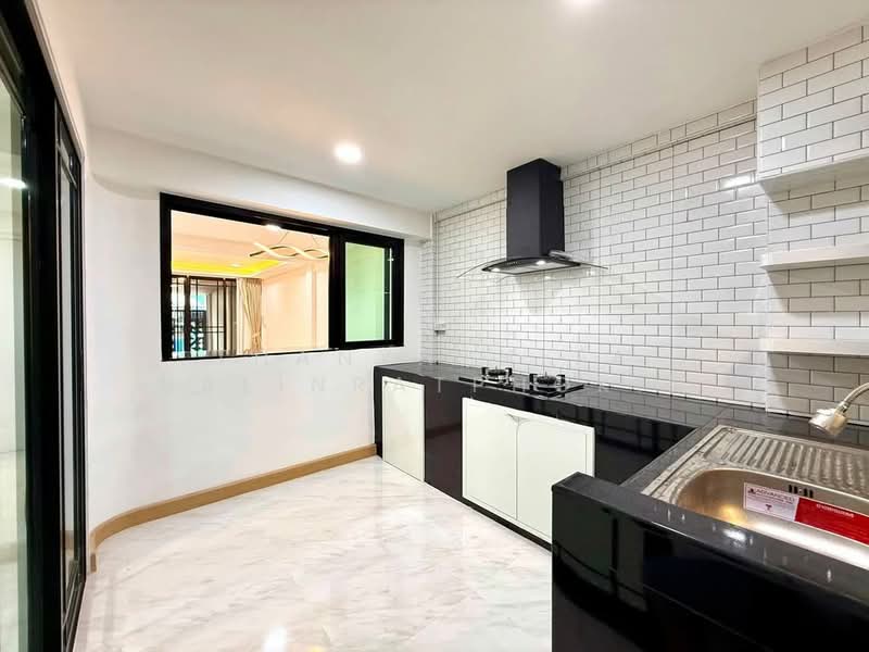 เพชรเกษม 68, Bangkok, Bang Kae Nua, Bang Khae, Bangkok, 5 Bedrooms, 216 sqm, Townhouse For Sale, by Thanyathita Nalinratphokin, 500482552 - DDproperty.com