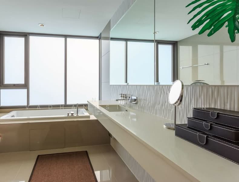 Rhythm Sukhumvit 42, Bangkok, Soi Sukhumvit 42, Sukhumvit Road, Phra Kanong, Khlong Toei, Bangkok, 2 Bedrooms, 79 sqm, Condo For Sale, by Nicha Vadhanasiriyakorn, 500482591 - DDproperty.com