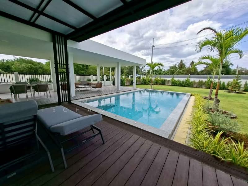 3-BR House, Prachuap Khiri Khan, Thap Tai, Hua Hin, Prachuap Khiri Khan, 3 Bedrooms, 220 sqm, Single Detached House For Rent, by Mantana Techapahaphong, 500482614 - DDproperty.com