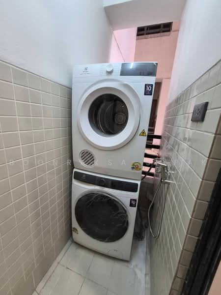 Baan Piya Sathorn, Bangkok, Soi Suanplu (Sathorn Soi 3) South Sathorn Road, Thung Maha Mek, Sathon, Bangkok, 2 Bedrooms, 96 sqm, Condo For Rent, by Boonraksa Sopak, 500482622 - DDproperty.com