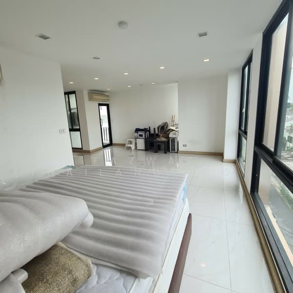 The Ace Ekamai, Bangkok, Soi Pridi Banomyong 31, Khlong Tan Nua, Watthana, Bangkok, Studio, 41 sqm, Condo For Sale, by Fazwaz (Thailand) Co., Ltd., 500482632 - DDproperty.com