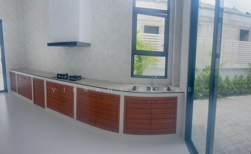 4-BR Villa, Chon Buri (Pattaya), Poong, Bang Lamung (Pattaya), Chon Buri (Pattaya), 4 Bedrooms, 350 sqm, Villa For Rent, by Vikrant Kokar, 500482634 - DDproperty.com