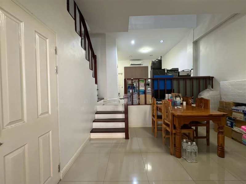 Baan Klang Muang Ladprao 71 : บ้านกลางเมือง ลาดพร้าว 71, กรุงเทพ, ซอยนาคนิวาส 34, ลาดพร้าว, กรุงเทพ, 160 ตร.ม., ทาวน์เฮ้าส์ ขาย, โดย คุณ ภรนันท์ปภัษฬ์ สวัสดิยกุล (ปู), 500482650 - DDproperty.com