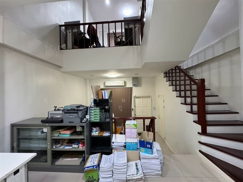 Baan Klang Muang Ladprao 71 : บ้านกลางเมือง ลาดพร้าว 71, กรุงเทพ, ซอยนาคนิวาส 34, ลาดพร้าว, กรุงเทพ, 160 ตร.ม., ทาวน์เฮ้าส์ ขาย, โดย คุณ ภรนันท์ปภัษฬ์ สวัสดิยกุล (ปู), 500482650 - DDproperty.com
