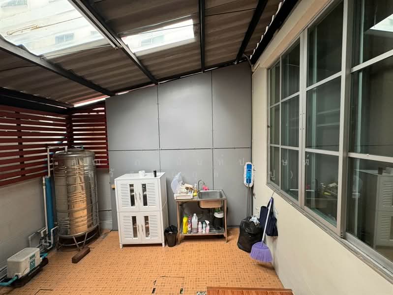 Baan Klang Muang Ladprao 71 : บ้านกลางเมือง ลาดพร้าว 71, กรุงเทพ, ซอยนาคนิวาส 34, ลาดพร้าว, กรุงเทพ, 160 ตร.ม., ทาวน์เฮ้าส์ ขาย, โดย คุณ ภรนันท์ปภัษฬ์ สวัสดิยกุล (ปู), 500482650 - DDproperty.com