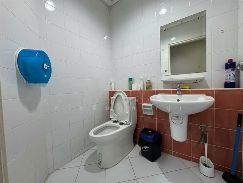 Baan Klang Muang Ladprao 71, Bangkok, Soi Nakniwat 34, Lat Phrao, Bangkok, 3 Bedrooms, 160 sqm, Townhouse For Sale, by คุณ ภรนันท์ปภัษฬ์ สวัสดิยกุล (ปู), 500482650 - DDproperty.com