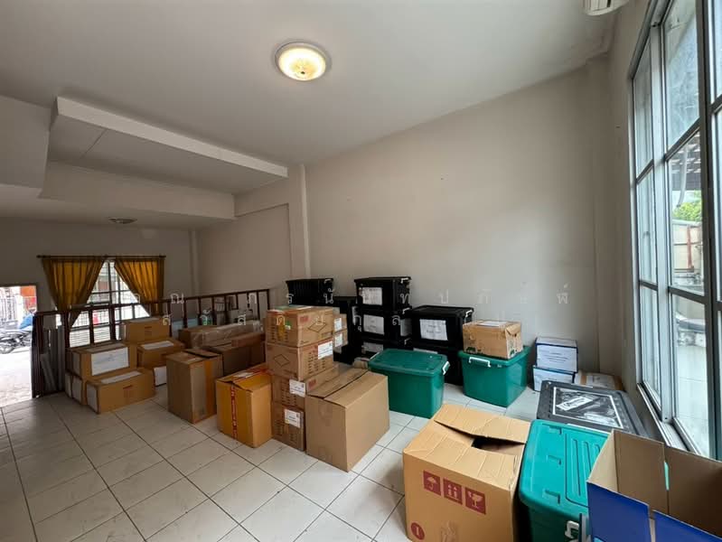 Baan Klang Muang Ladprao 71 : บ้านกลางเมือง ลาดพร้าว 71, กรุงเทพ, ซอยนาคนิวาส 34, ลาดพร้าว, ลาดพร้าว, กรุงเทพ, 160 ตร.ม., ทาวน์เฮ้าส์ ขาย, โดย คุณ ภรนันท์ปภัษฬ์ สวัสดิยกุล (ปู), 500482736 - DDproperty.com