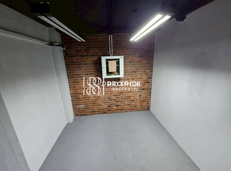 PP-00034 ให้เช่า พื้นที่ว่าง 210 ตรม. บีทีเอส เอกมัย สุขุมวิท วัฒนา กรุงเทพ, กรุงเทพ, สุขุมวิท, คลองตันเหนือ, วัฒนา, กรุงเทพ, 210 ตร.ม., กิจการ ให้เช่า, โดย Konrarat Deesawat, 500482751 - DDproperty.com