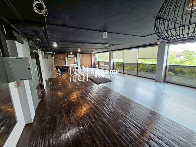 PP-00034 ให้เช่า พื้นที่ว่าง 210 ตรม. บีทีเอส เอกมัย สุขุมวิท วัฒนา กรุงเทพ, กรุงเทพ, สุขุมวิท, คลองตันเหนือ, วัฒนา, กรุงเทพ, 210 ตร.ม., กิจการ ให้เช่า, โดย Konrarat Deesawat, 500482751 - DDproperty.com