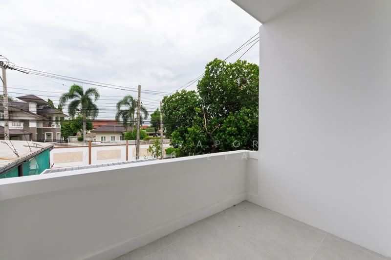 หมู่บ้านลานทอง ติวานนท์-ปากเกร็ด, Nonthaburi, Bang Phut, Pak Kret, Nonthaburi, 2 Bedrooms, 160 sqm, Townhouse For Sale, by Poonyaporn Veerabulyarit, 500482767 - DDproperty.com