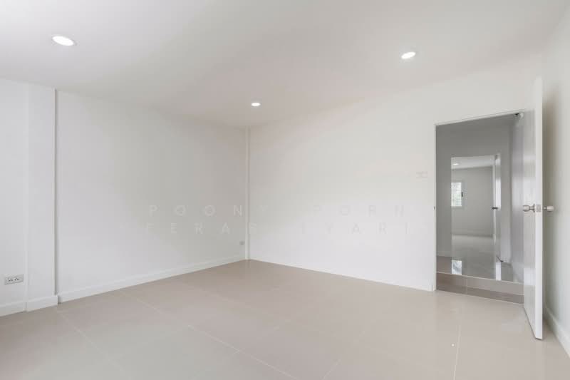 หมู่บ้านลานทอง ติวานนท์-ปากเกร็ด, Nonthaburi, Bang Phut, Pak Kret, Nonthaburi, 2 Bedrooms, 160 sqm, Townhouse For Sale, by Poonyaporn Veerabulyarit, 500482767 - DDproperty.com