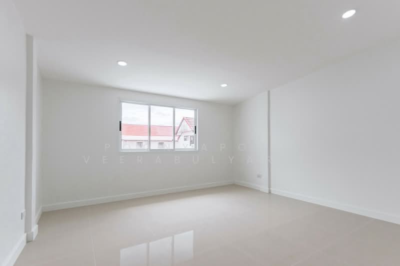 หมู่บ้านลานทอง ติวานนท์-ปากเกร็ด, Nonthaburi, Bang Phut, Pak Kret, Nonthaburi, 2 Bedrooms, 160 sqm, Townhouse For Sale, by Poonyaporn Veerabulyarit, 500482767 - DDproperty.com