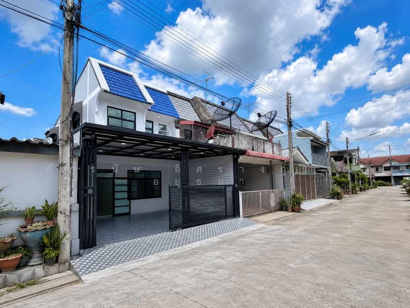 หมู่บ้านอยู่เจริญ 1 ธัญบุรี คลอง4, ปทุมธานี, บึงยี่โถ, ธัญบุรี, ปทุมธานี, 119 ตร.ม., ทาวน์เฮ้าส์ ขาย, โดย ภัทรนัน อิศรางกูร ณ อยุธยา, 500482824 - DDproperty.com