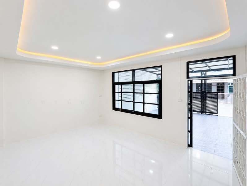 Baan Yu Charoen, Pathum Thani, Bang Yitho, Thanyaburi, Pathum Thani, 3 Bedrooms, 119 sqm, Townhouse For Sale, by ภัทรนัน อิศรางกูร ณ อยุธยา, 500482824 - DDproperty.com