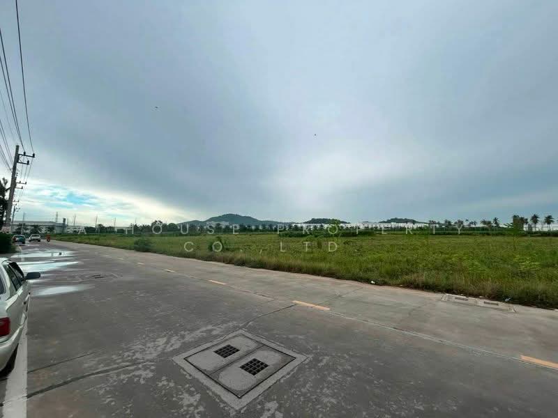 Large plot of land for sale in Bueng Subdistrict, Sriracha, Chon Buri (Pattaya), Bueng, Si Racha, Chon Buri (Pattaya), , 123,200 sqm, Land For Sale, by A House Property Co.,Ltd., 500482831 - DDproperty.com
