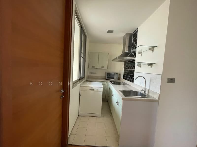 Ficus Lane, Bangkok, Soi Sukhumvit 44/1, Phra Kanong, Khlong Toei, Bangkok, 3 Bedrooms, 210 sqm, Condo For Rent, by Boonraksa Sopak, 500482850 - DDproperty.com