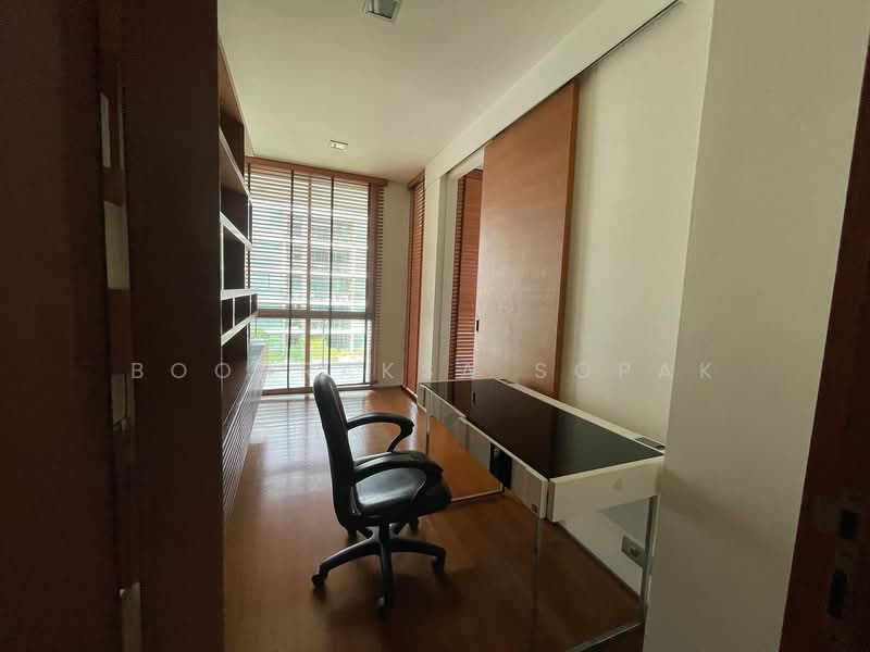 Ficus Lane, Bangkok, Soi Sukhumvit 44/1, Phra Kanong, Khlong Toei, Bangkok, 3 Bedrooms, 210 sqm, Condo For Rent, by Boonraksa Sopak, 500482850 - DDproperty.com
