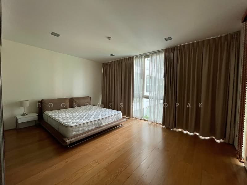 Ficus Lane, Bangkok, Soi Sukhumvit 44/1, Phra Kanong, Khlong Toei, Bangkok, 3 Bedrooms, 210 sqm, Condo For Rent, by Boonraksa Sopak, 500482850 - DDproperty.com