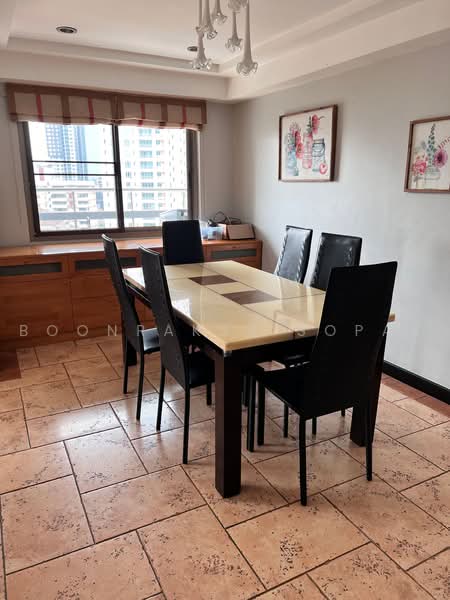 Royal Castle Sukhumvit, Bangkok, 30 Soi Sukhumvit 39, Khlongtoei Nua, Watthana, Bangkok, 3 Bedrooms, 160 sqm, Condo For Rent, by Boonraksa Sopak, 500482857 - DDproperty.com