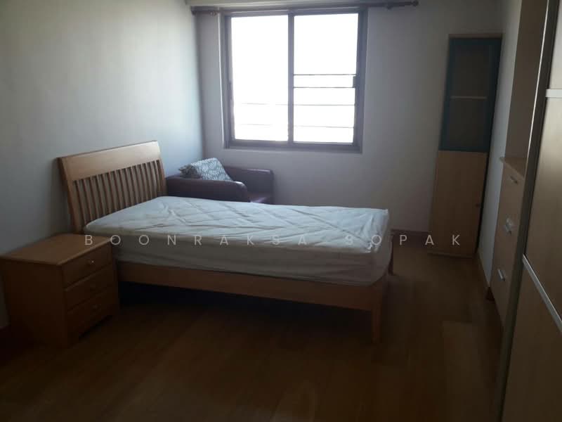 Royal Castle Sukhumvit, Bangkok, 30 Soi Sukhumvit 39, Khlongtoei Nua, Watthana, Bangkok, 3 Bedrooms, 160 sqm, Condo For Rent, by Boonraksa Sopak, 500482857 - DDproperty.com