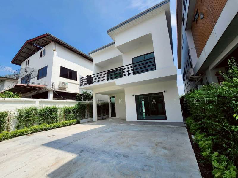 ทาวน์เฮ้าส์ 3-ห้องนอน, กรุงเทพ, บางจาก, พระโขนง, กรุงเทพ, 212 ตร.ม., ทาวน์เฮ้าส์ ขาย, โดย Pemika Aukkaraleekul, 500482859 - DDproperty.com