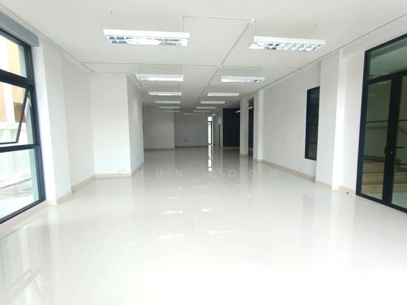 Large Office for Rent with Elevator | 10 Parking Spaces | Huamark (SPSSR354), Bangkok, Hua Mak, Bang Kapi, Bangkok, , 500 sqm, Office Space For Rent, by Khun Poon, 500482886 - DDproperty.com