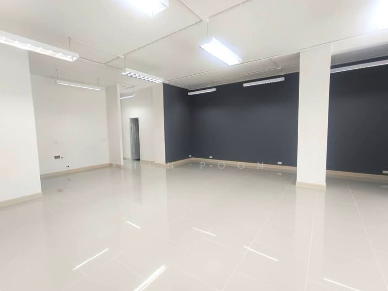 Large Office for Rent with Elevator | 10 Parking Spaces | Huamark (SPSSR354), Bangkok, Hua Mak, Bang Kapi, Bangkok, , 500 sqm, Office Space For Rent, by Khun Poon, 500482886 - DDproperty.com
