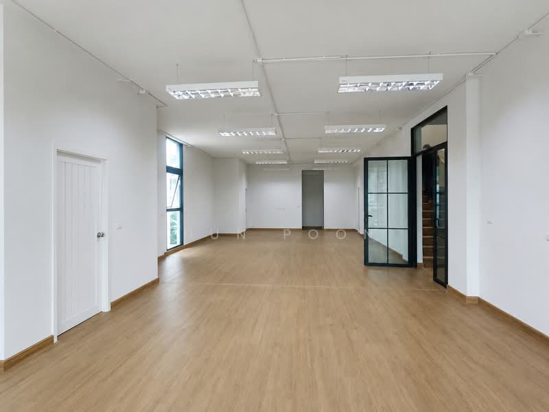 Large Office for Rent with Elevator | 10 Parking Spaces | Huamark (SPSSR354), Bangkok, Hua Mak, Bang Kapi, Bangkok, , 500 sqm, Office Space For Rent, by Khun Poon, 500482886 - DDproperty.com