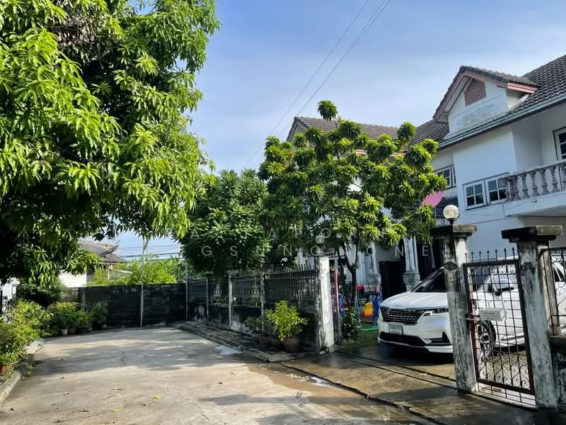 4-BR House, Bangkok, Chim Plee, Taling Chan, Bangkok, 4 Bedrooms, 258 sqm, Single Detached House For Sale, by Pattaporn Yongsungnone, 500482925 - DDproperty.com